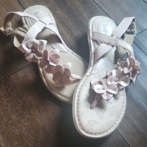 b.o.c. NWOT Pink Leather Floral Sandals for Dressy Casual Wear